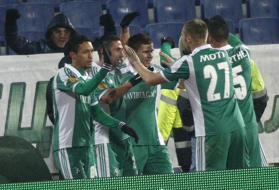 Безяк прати Лудогорец на върха