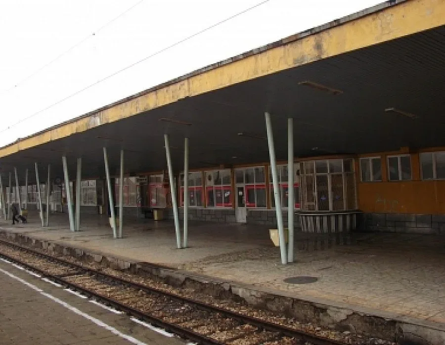 Полиция блокира жп гарата в Сливен