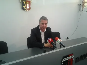 Станков: Медиите ми редят състава, но това си е техен проблем 