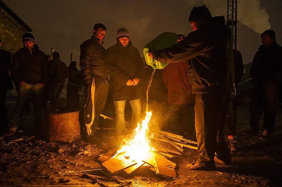 Валс се извини за нападките си към ромите във Франция