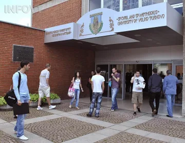 Компютърен спец взема 5 000 евро за 8 декември 