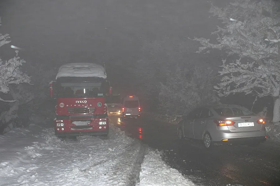 Закъсали тирове блокираха пътя Русе-Бяла за часове