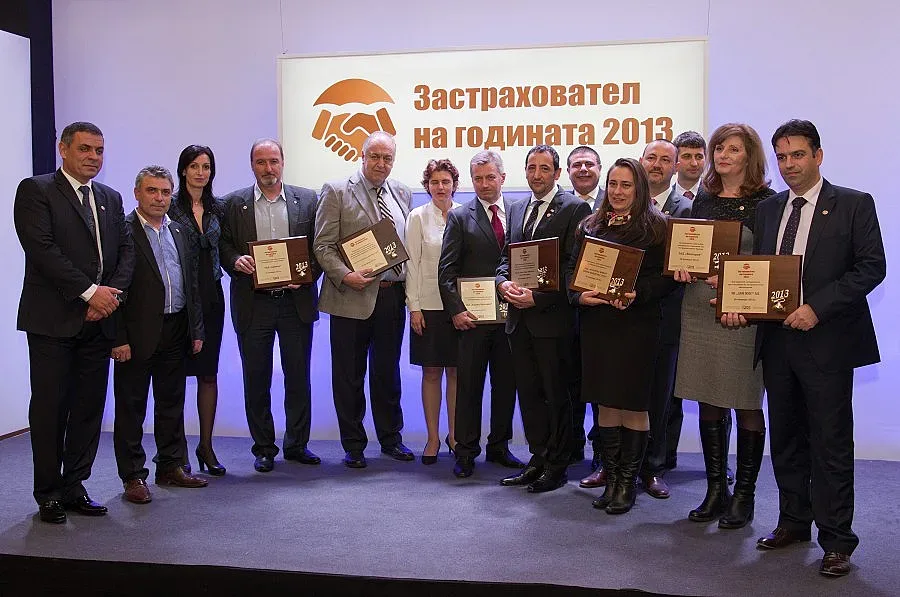 "Армеец" е най-добър автозастраховател