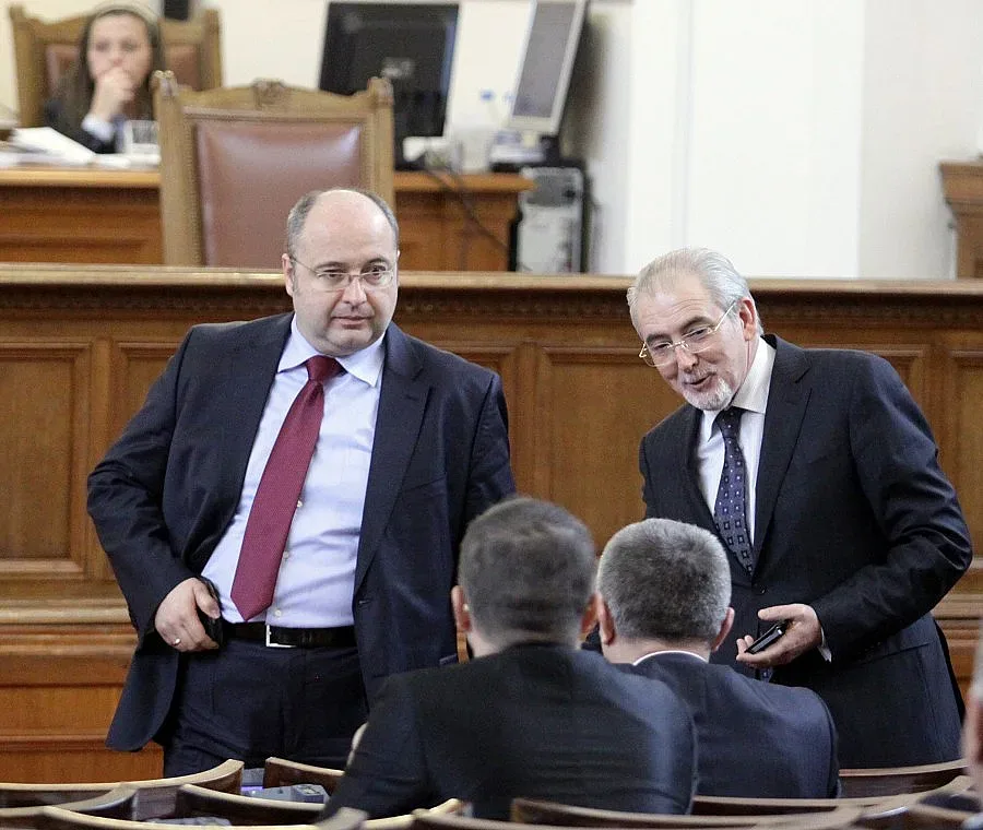 За вето на президента: "Атака" и ГЕРБ заедно срещу властта