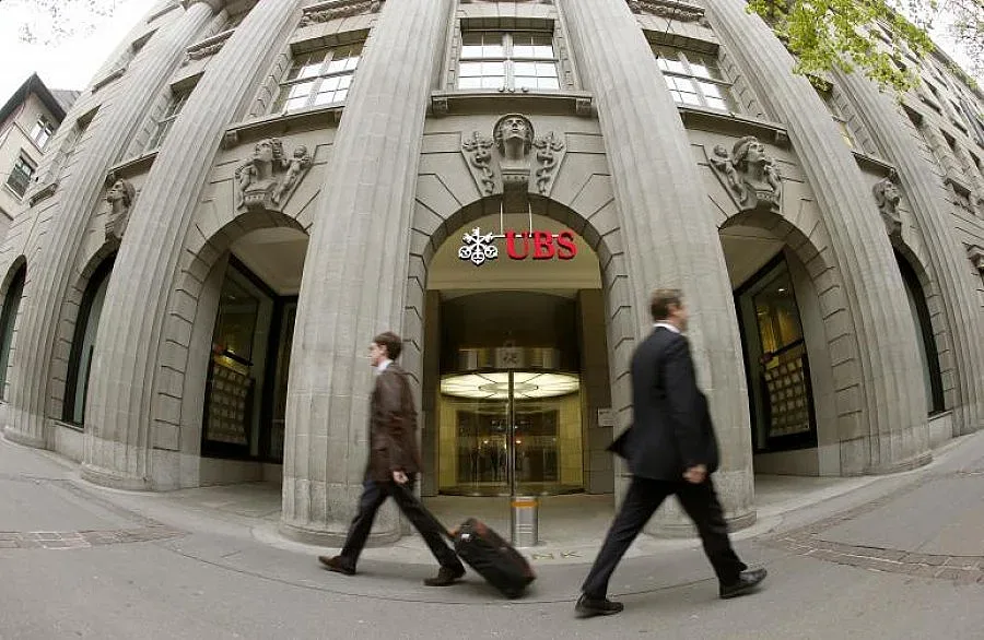 Обискират парижката централа на банка UBS 