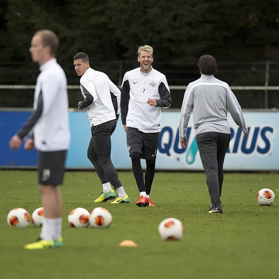 ПСВ Айндховен пристигнаха в България