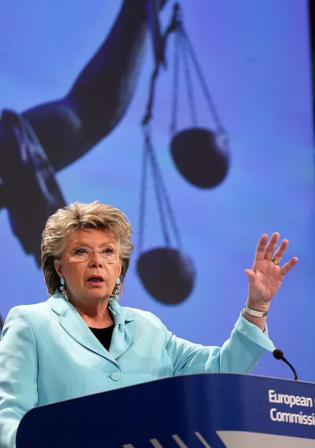 Рединг разкритикува UK за ограничения "социален туризъм"