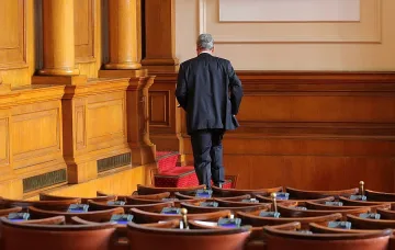 Парламентът няма кворум заради снега