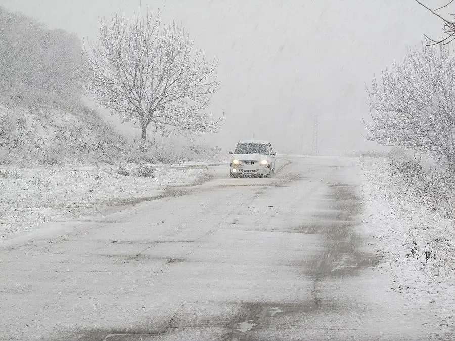 Почистени и проходими пътища в Пиринско
