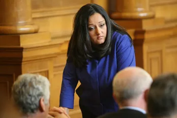 500 млн. евро скараха власт и опозиция