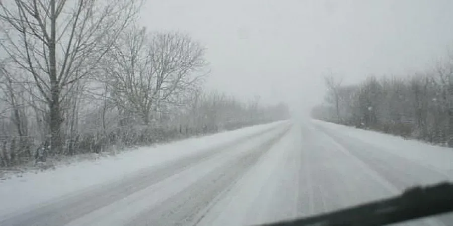 Продължителни снеговалежи в сряда