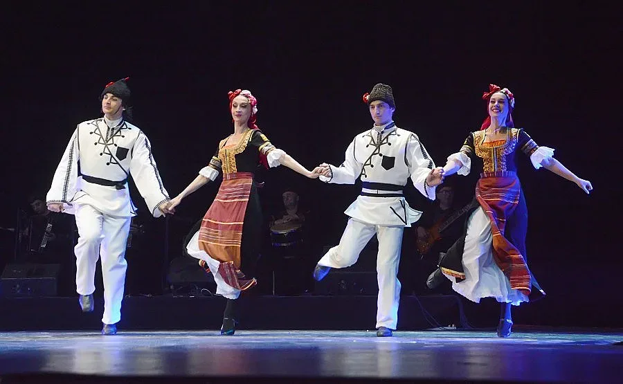 "Сухишвили" друснаха хоро в НДК