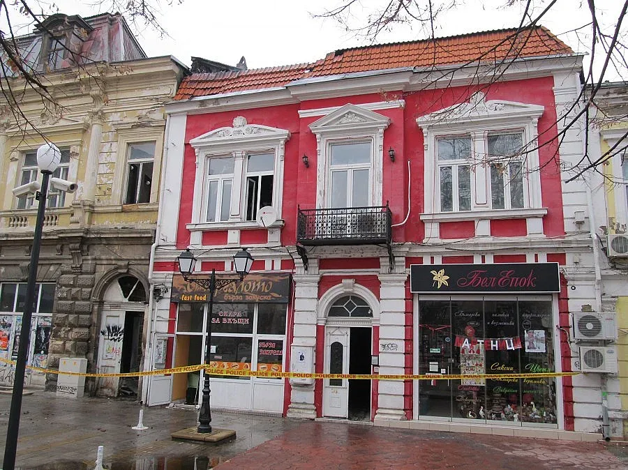 Разореният Епщайн брани имане за 62 млн. в съда