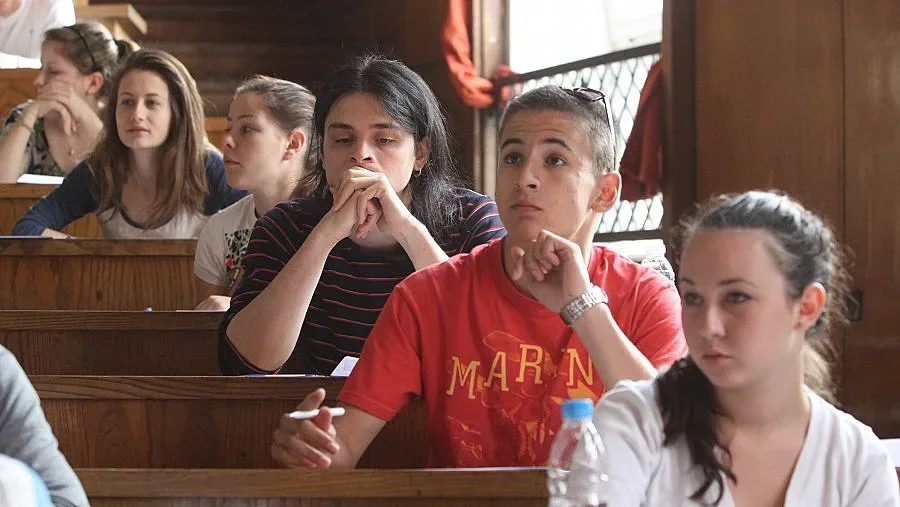 Ставаш лекар без пари