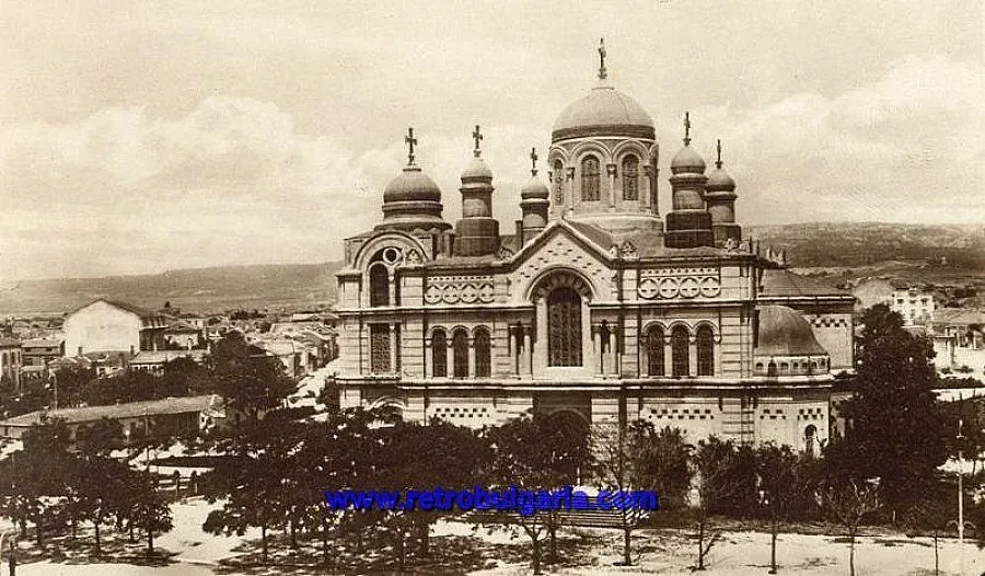 Стара Варна оживя в 12 фотографии за Новата година