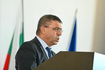 Скандал в парламента заради МВР министъра! "Възраждане" заплашиха да...