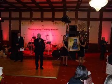 Събраха 68 000 лв за български ученици и студенти-сираци