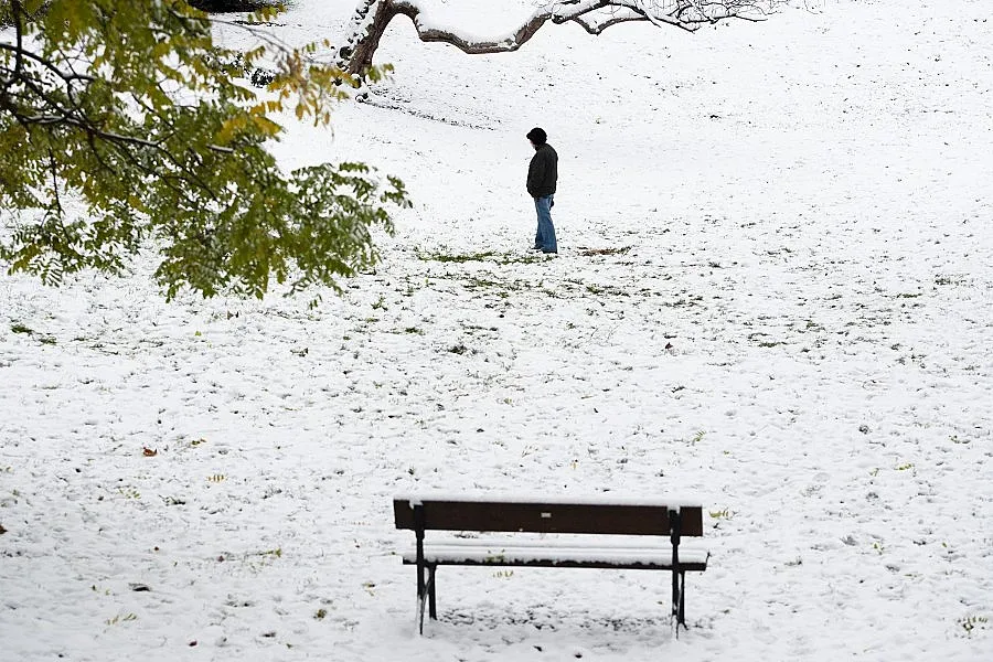 Снегът отмени мача на ЦСКА с тима на Бойко Борисов