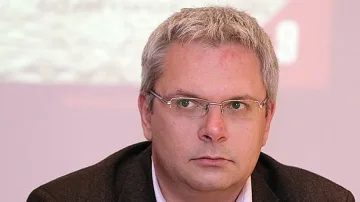 Споровете и скандалите оздравяват църквата