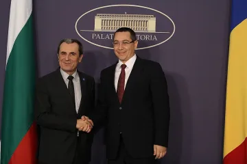 Орешарски събира двама премиери в София