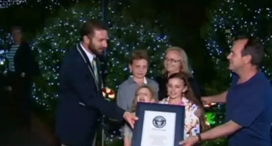 Австралийско семейство с рекорд за коледна украса