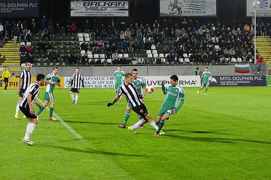 Замазаха скандал на "Лаута"