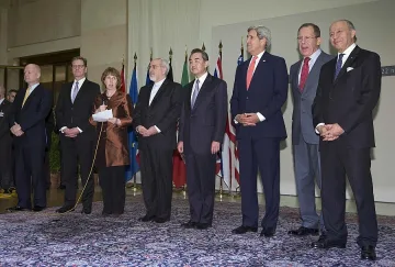 Иран намалява ядрената си програма