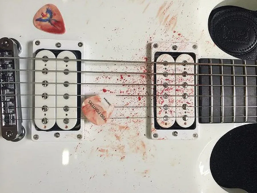 Кръв беляза репетиция на Foo Fighters