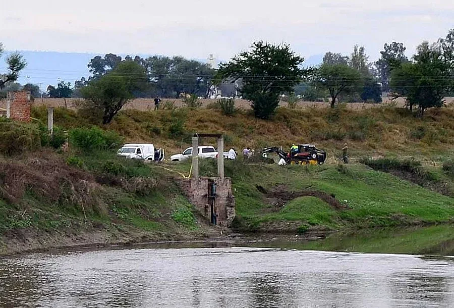 Ями с 33 осакатени трупа откриха в Мексико