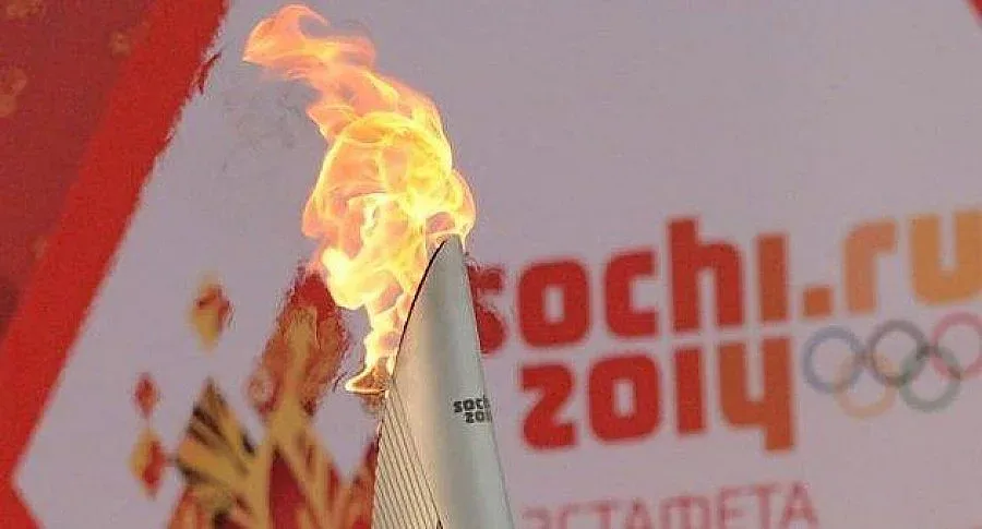 Олимпийският огън преплува езерото Байкал