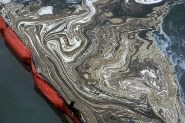 Загиналите от взривилия се петролопровод в Китай са над 40