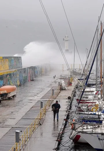 Мъгла затвори пристанище Варна