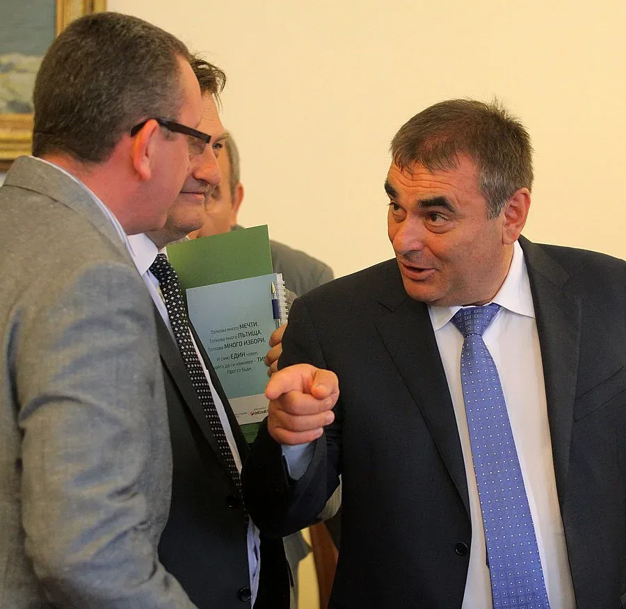 Подаряват кабелна телевизия за Коледа