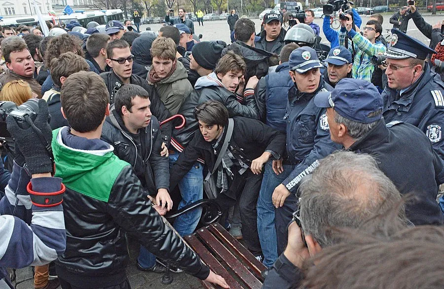 Плевнелиев иска анализ от ДАНС за протестите