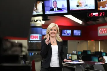 Валя Войкова се гмурка под пещери