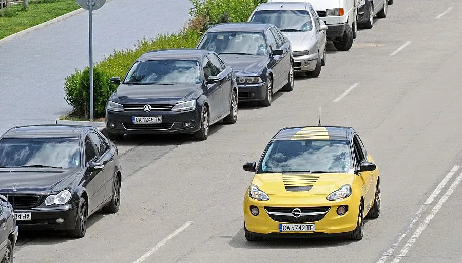 Губернатор отмени вето за коли в Морската градина