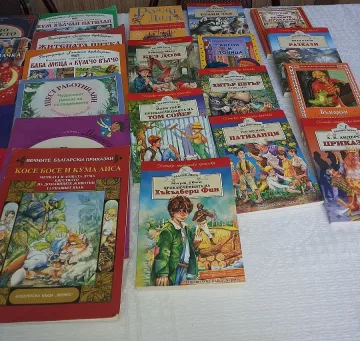 Ученици дариха книги за библиотеката си 