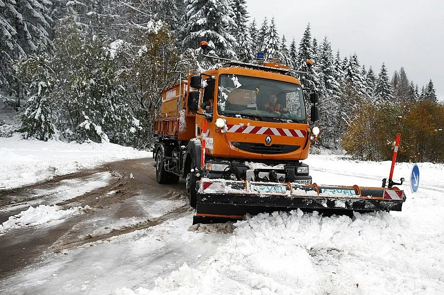 Снежен ад взе три жертви във Франция