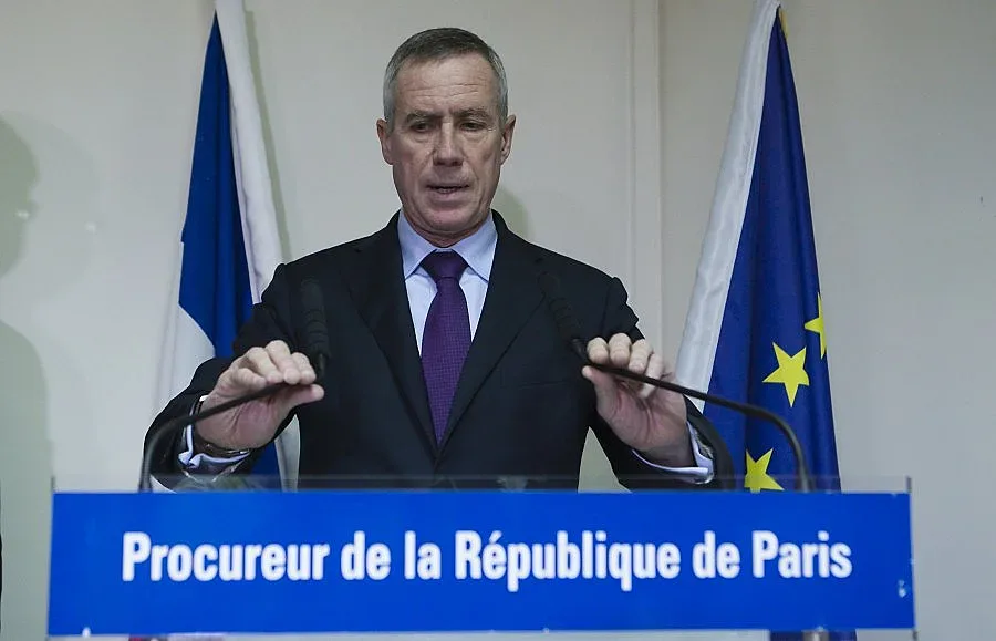 Стрелецът в Париж се оказа психопат