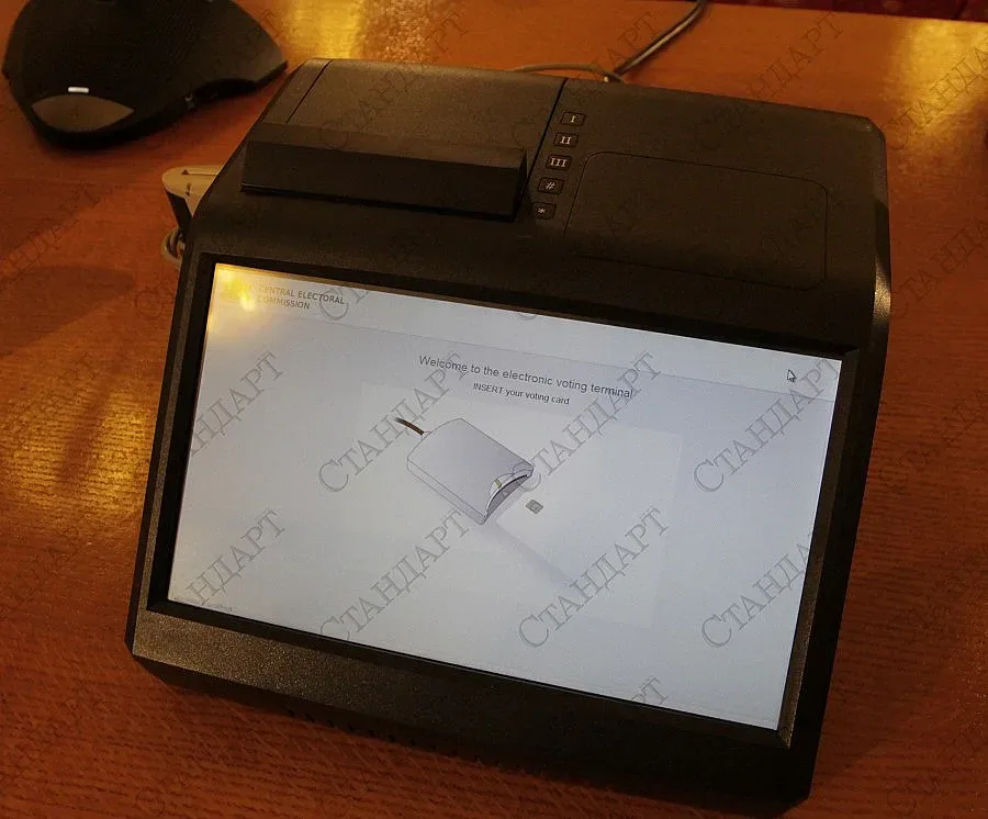 Демонстрираха машина за гласуване в НС 