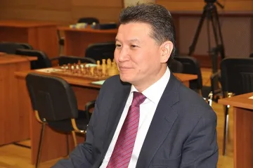 Шефът на световната федерация по шах влиза в БГ футбола