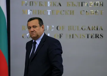 Адемов: Държим на замразяването на възрастта и стажа