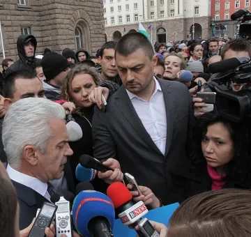 Бареков предотврати бой, пусна Сидеров за говорител