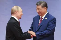 Путин и Си си стиснаха ръцете, породиха куп въпроси