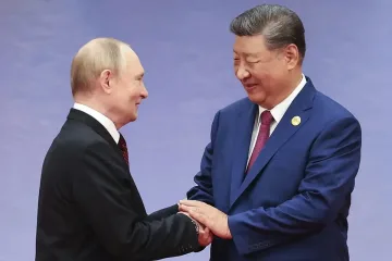 Путин и Си си стиснаха ръцете, породиха куп въпроси