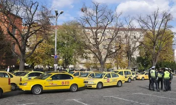 Махат ограниченията за старите таксита