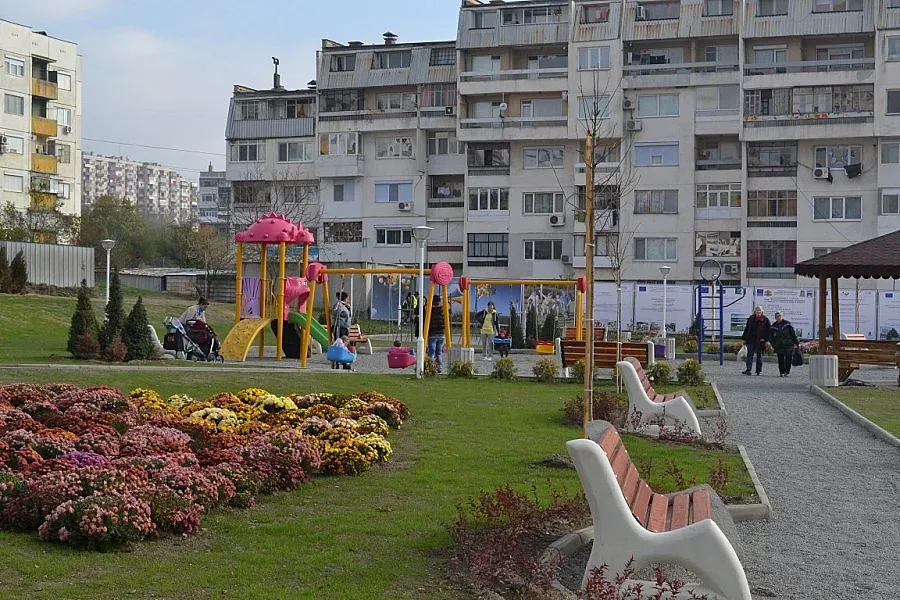 Освещават два нови парка в Казанлък