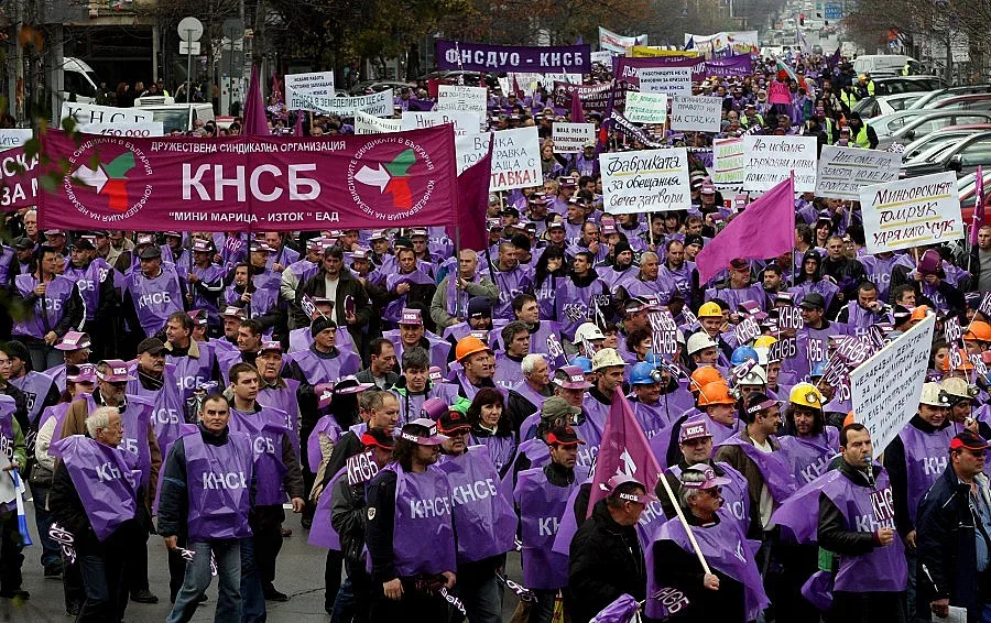 На живо: Поредица протести в София