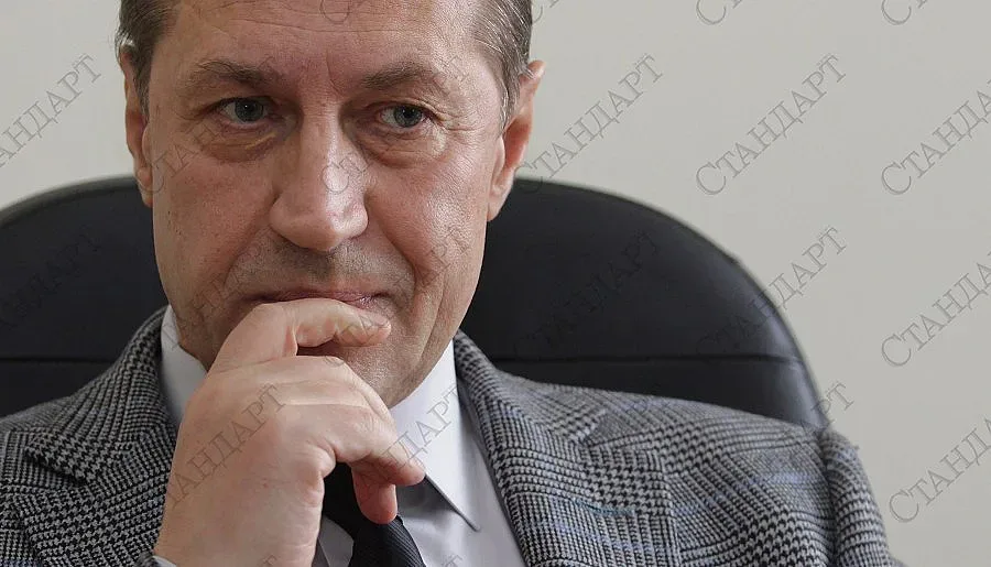 Депутати препитват 5-има за шеф на "бръмбарите"