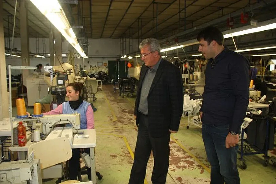 Шивашка фирма в Момчилград разкрива 40 работни места